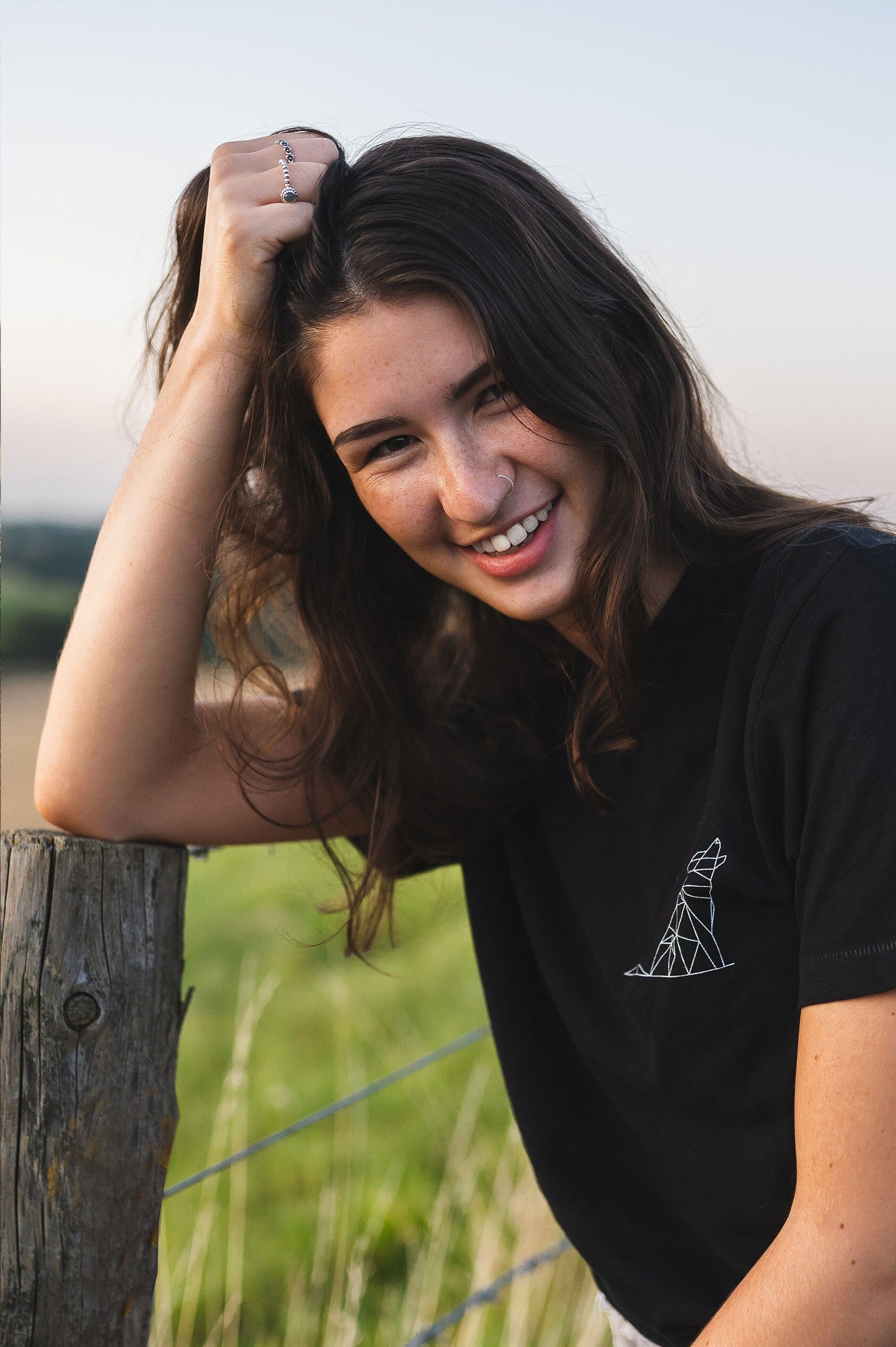 Women's T-shirt | Simplistic Wolf