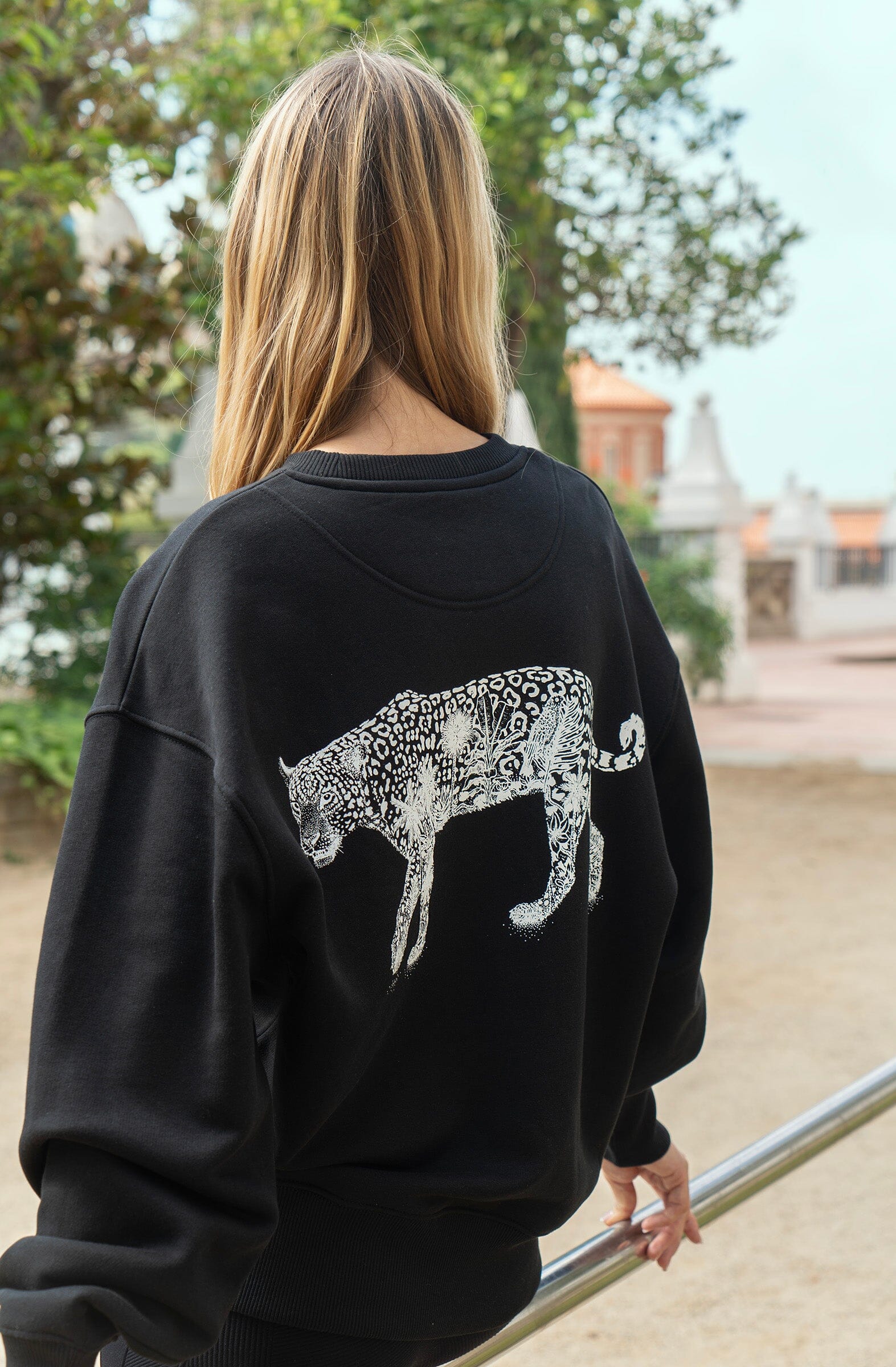 Women's Relaxed Sweatshirt | Jungle x Embroidered Wolf