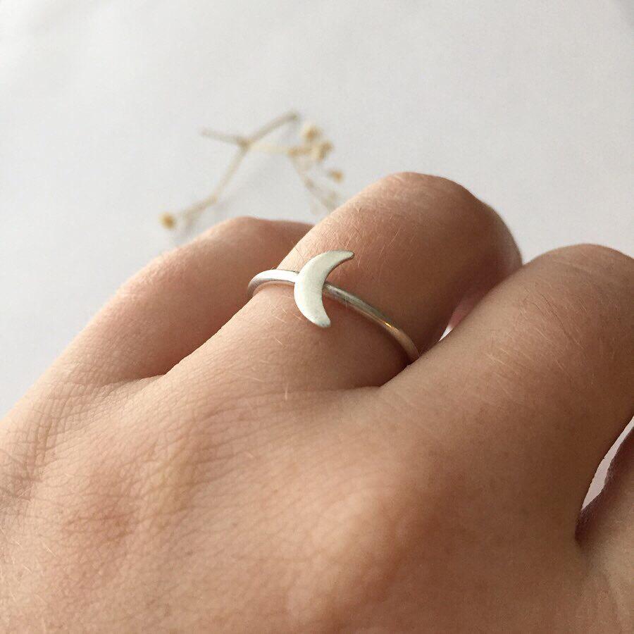 Silver Crescent Moon Ring