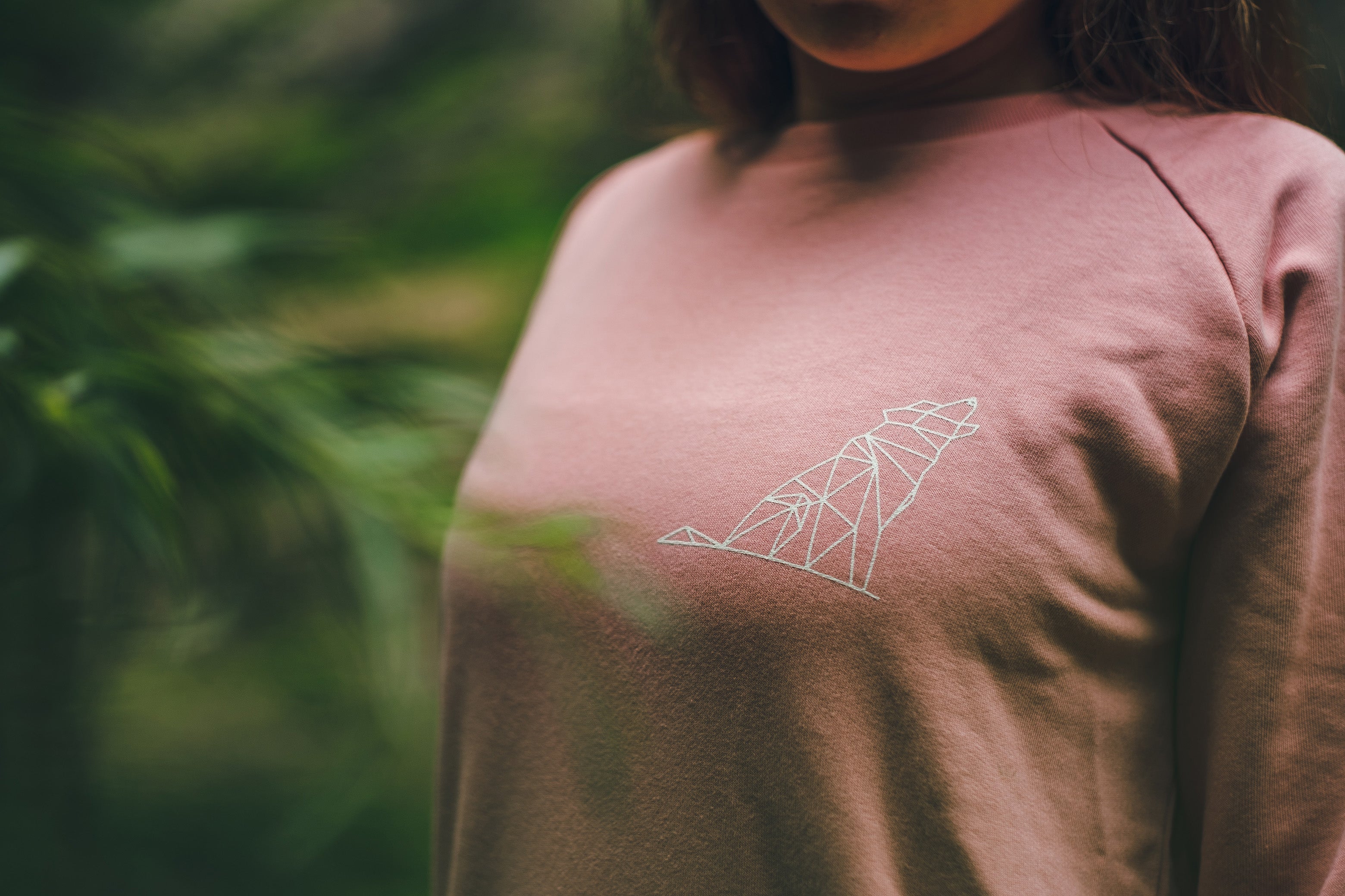 Women's Relaxed Jumper | Simplistic Wolf